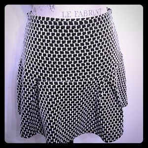 Black and white elastic waist skirt